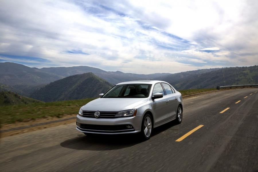  Volkswagen Jetta 2015 года  (US) (фото 44 из 62)